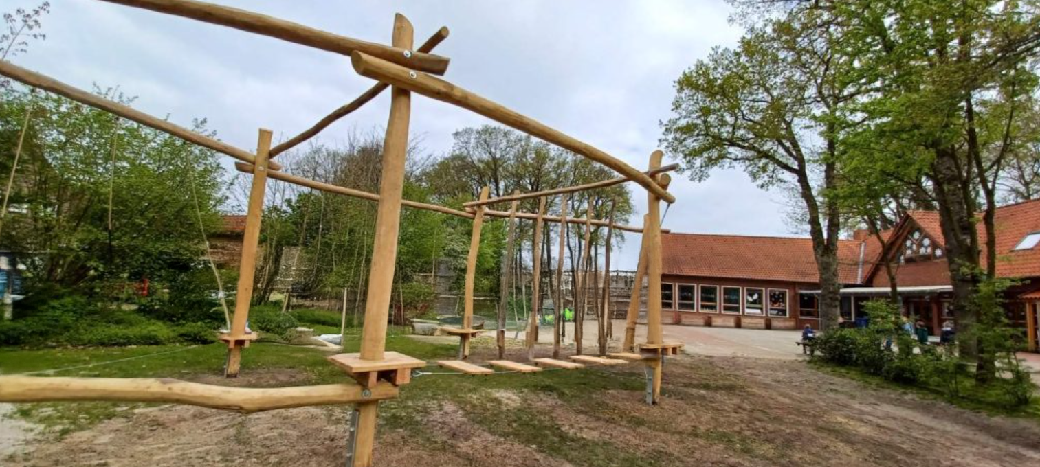 Erneuerter Kinderspielplatz an der Schule in Elsten