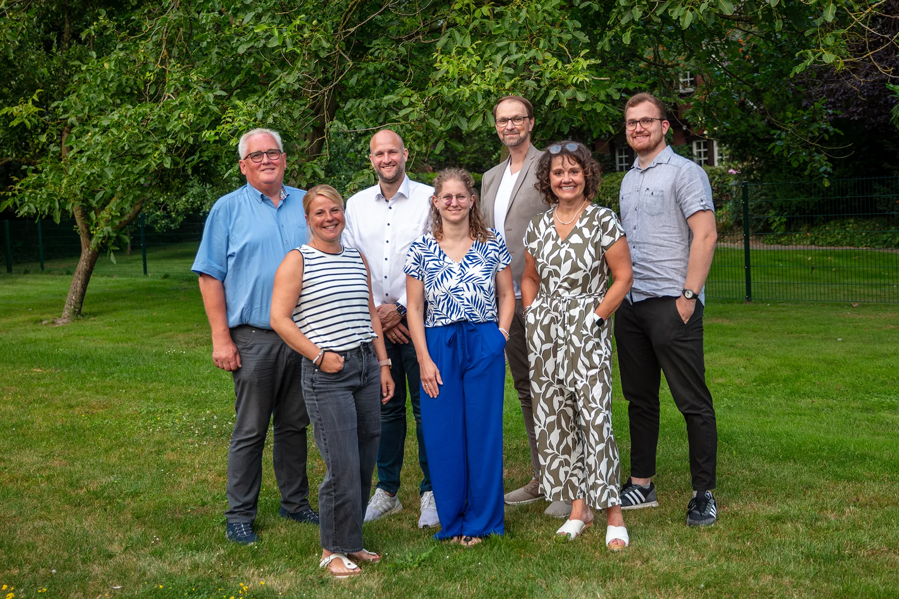 Gruppenfoto der sieben UWG-Kandidatinnen und -Kandidaten für die Gemeinderatswahl 2026 in der Gemeinde